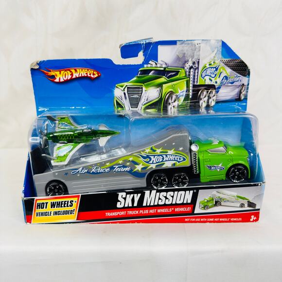 Hot Wheels Sky Mission Air Race Team Transport Truck w/Vehicle Jet 2009 Green - Picture 3 of 7